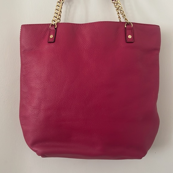 MK Leather hot pink shoulder bag with gold chain and accessory - Picture 4 of 6